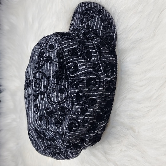 Walt Disney Nightmare Before Christmas Women's Hat - Picture 4 of 12